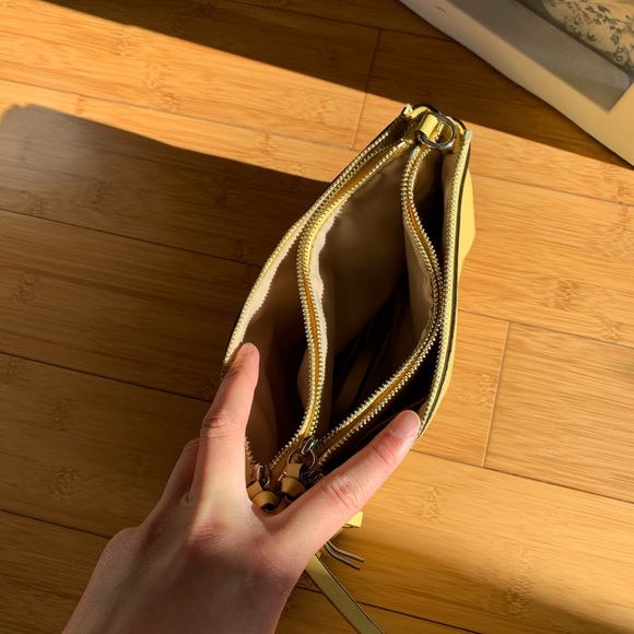 Coach yellow leather crossbody - Picture 2 of 6